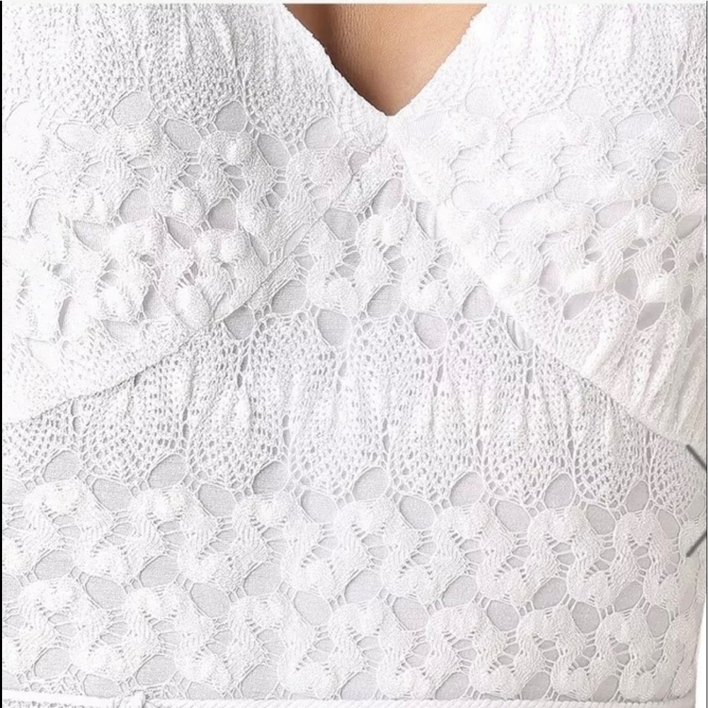 Beautiful BeBe white crotchet maxi dress with lining. - Picture 4 of 4